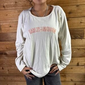 Y2K Women's Harley Davidson long sleeve top with a relaxed fit